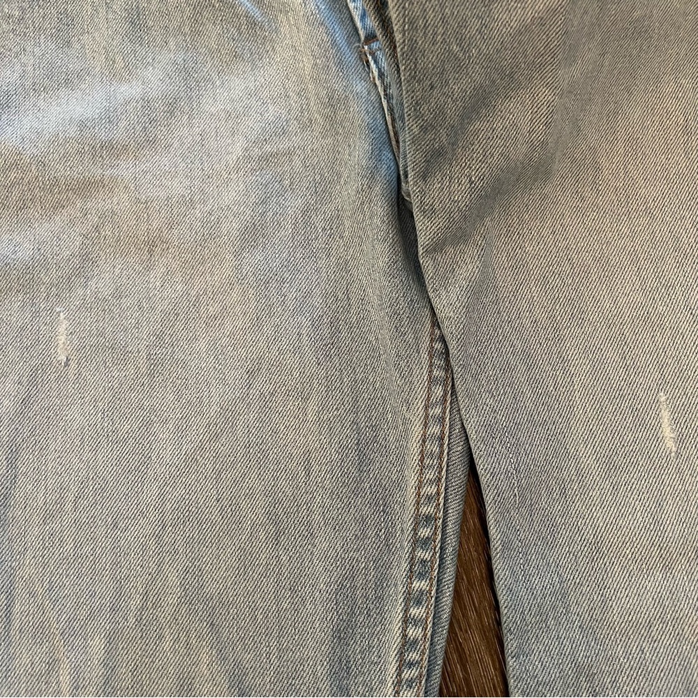 Vintage GUESS Light Wash Embroidered Distressed Women’s Jeans Sz 32 Made In USA - Picture 13 of 15